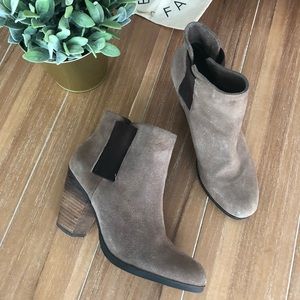 Vince Camuto Chelsea boots